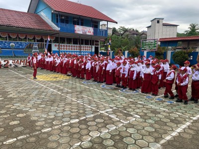 Upacara Bendera Hari Senin
