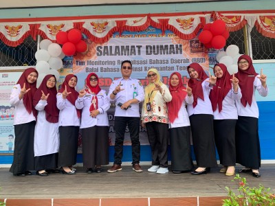 Revitalisasi bahasa daerah