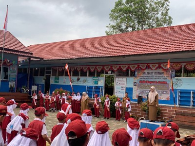 Upacara Bendera Hari Senin